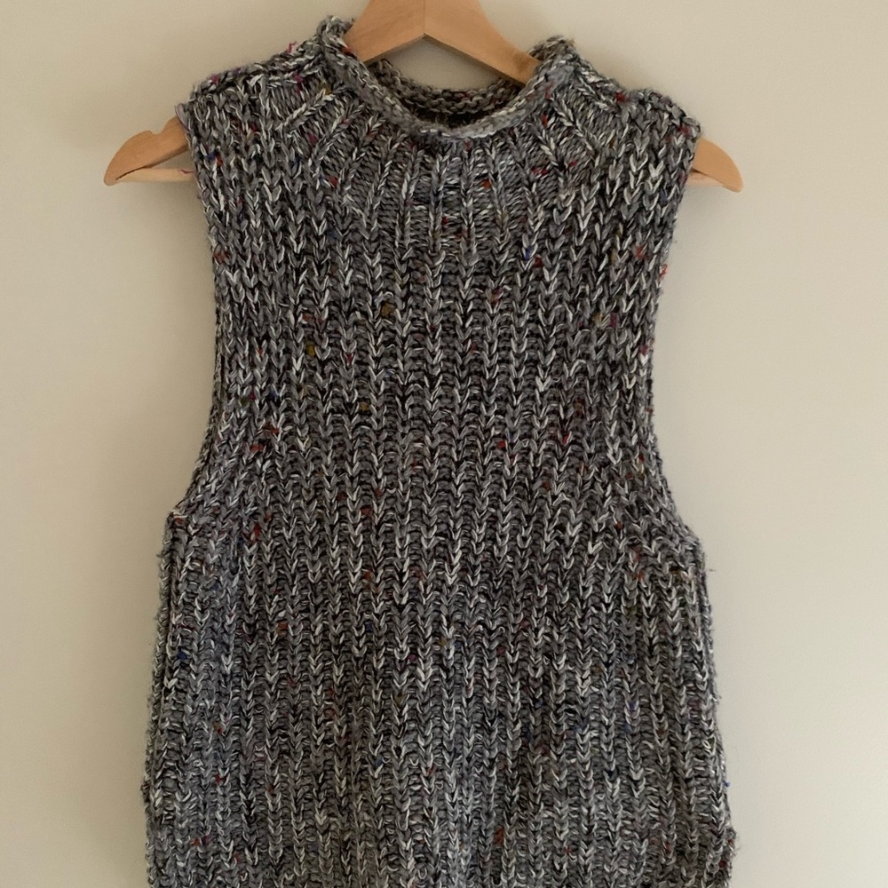 ✨Anthropologie Moth Mock-neck Sweater Tank✨